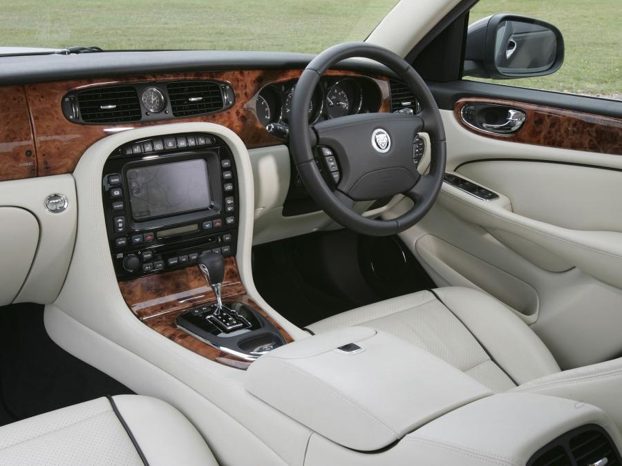  Jaguar XJ Sovereign 2007 года  (фото 6 из 13)